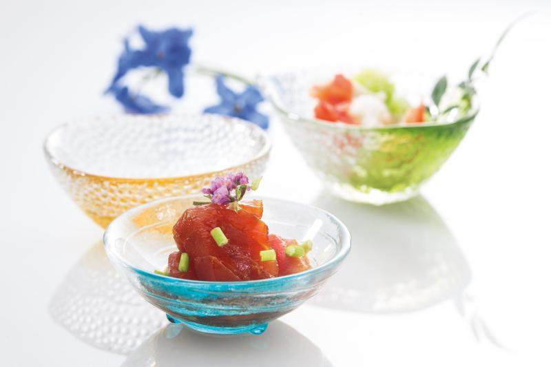 硝子の小鉢と珍味入