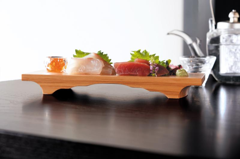 架け橋のような杉の盛台