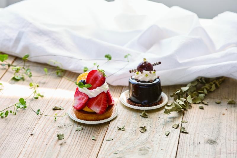 高機能×高付加価値×高級感！新商品「ペーパーケーキトレー」