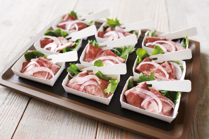 【作業効率化】洗浄不要で廃棄をラクに！試食用紙トレーのメリットとは？