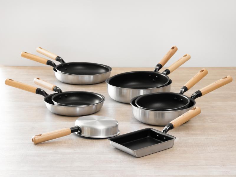 外面がステンレスなので加熱力・沸騰力が違う！無駄のない最速調理！耐摩耗試験200万回クリア！「ファストクック＋２層鋼ダイヤモンドコートフライパン・鍋」のご紹介